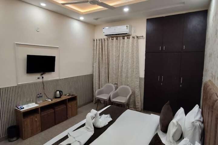 Room 36 of 56