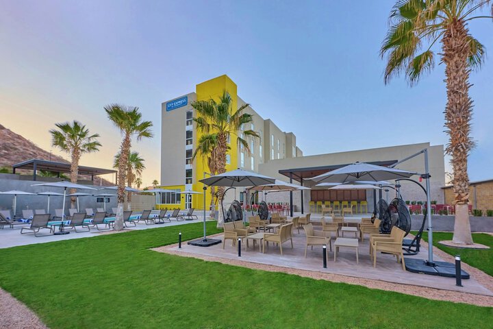 Pool Hotel