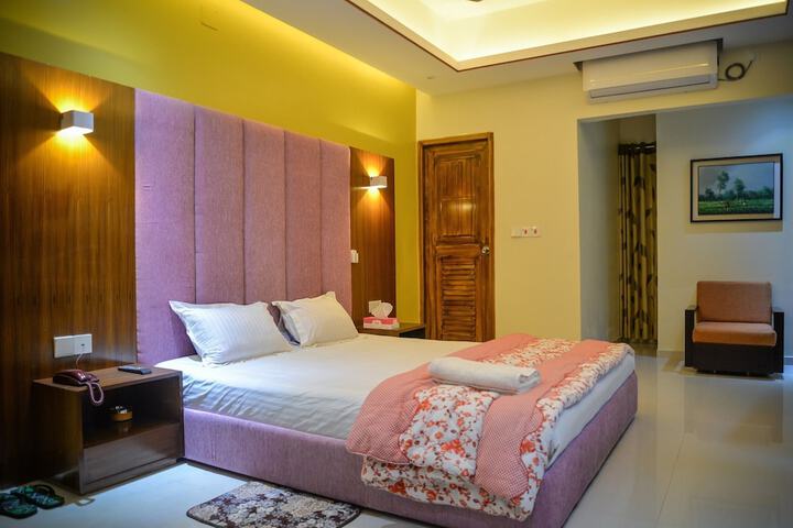 Room 12 of 30
