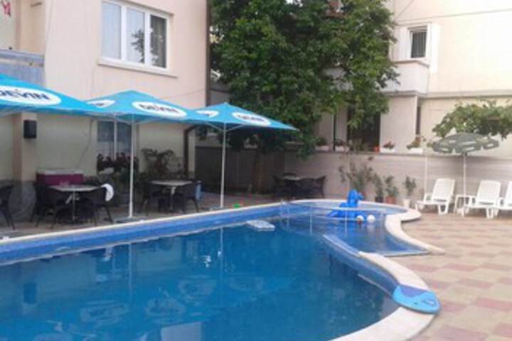 Pool 14 of 26