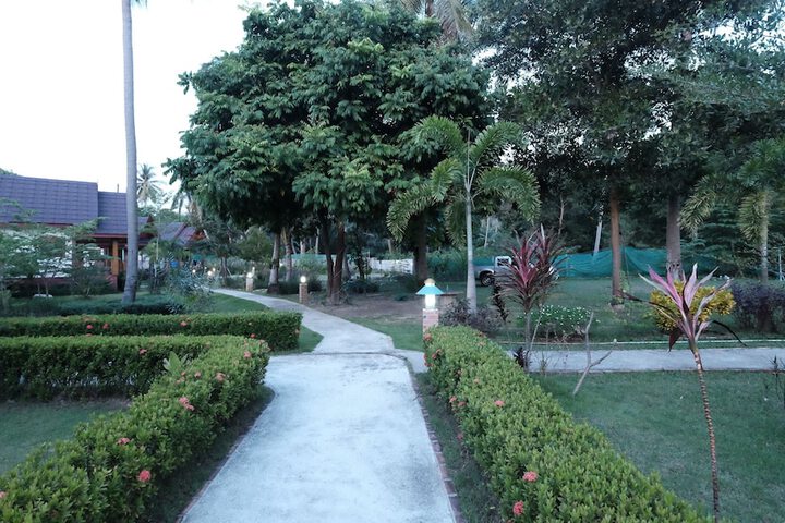 Property Grounds 18 of 28