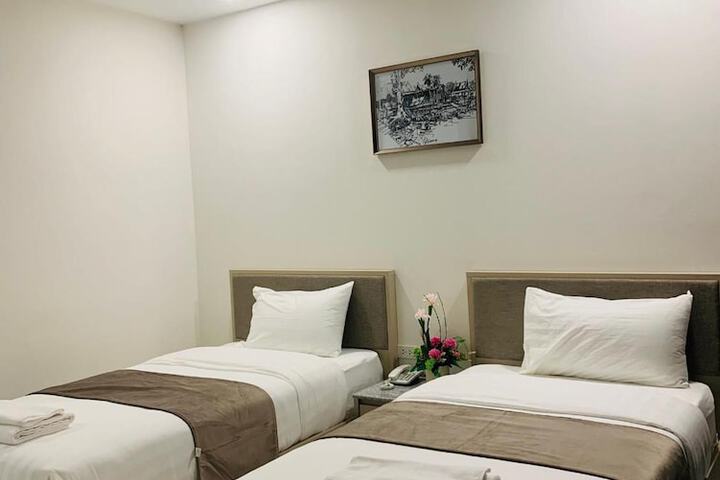 Room 21 of 40