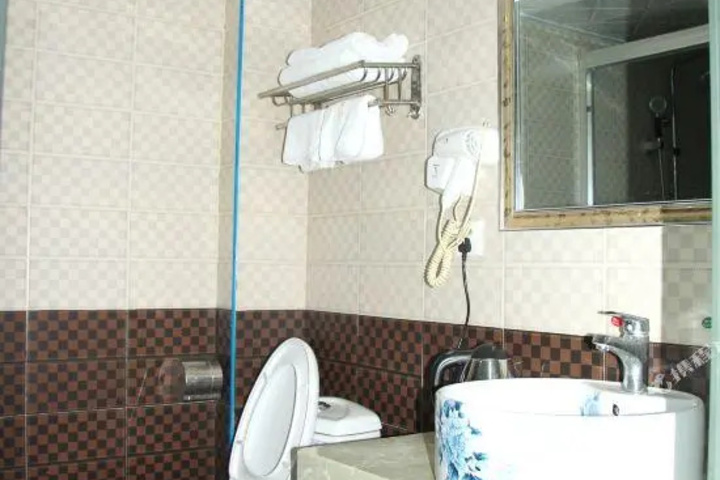 Room 3 of 3
