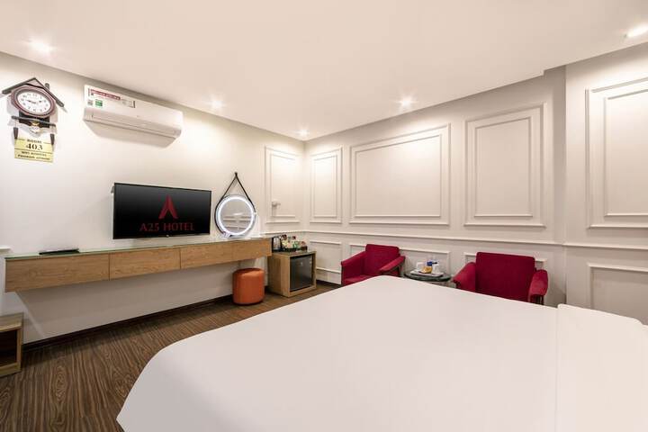 Room 11 of 25
