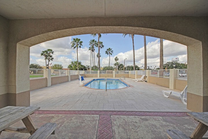 Pools & Facilities