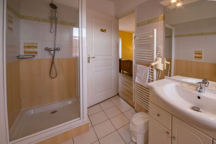Room 20 of 36