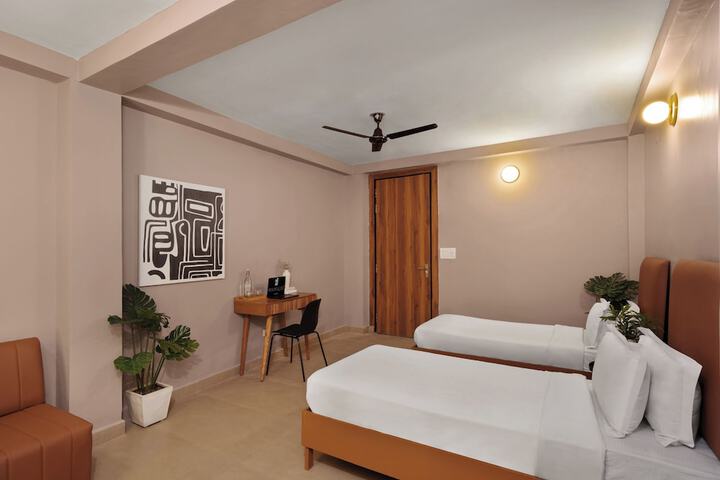 Room 8 of 40