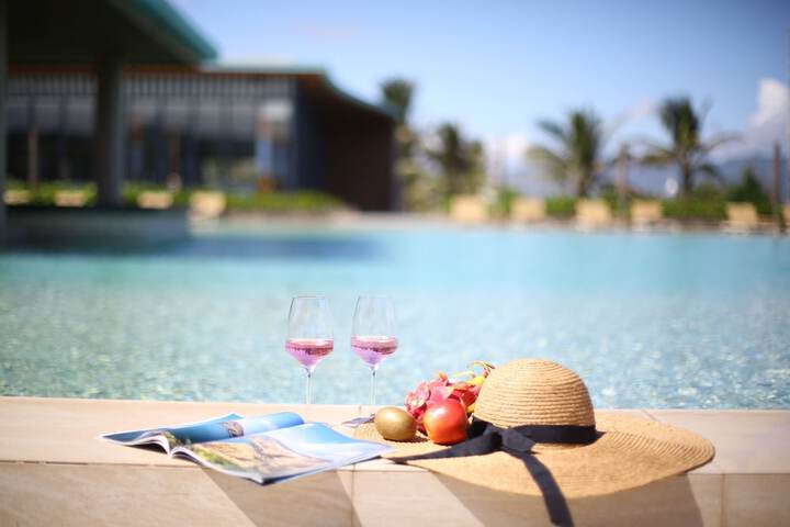 Hotel with Pool