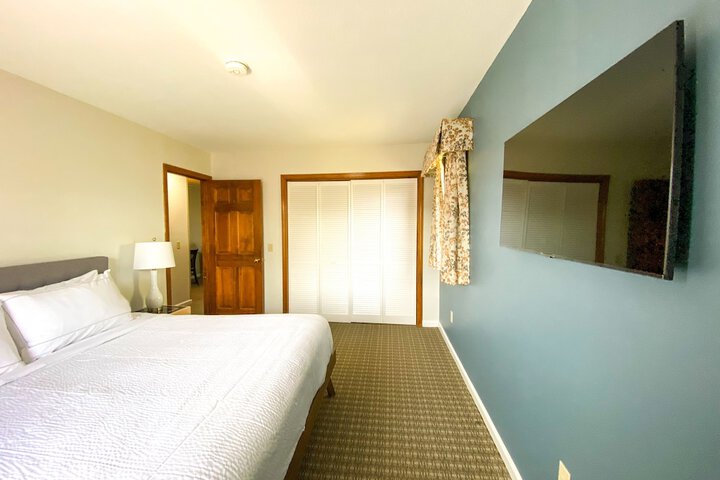 Room 9 of 47
