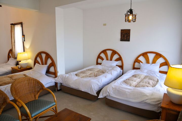 Room 5 of 32