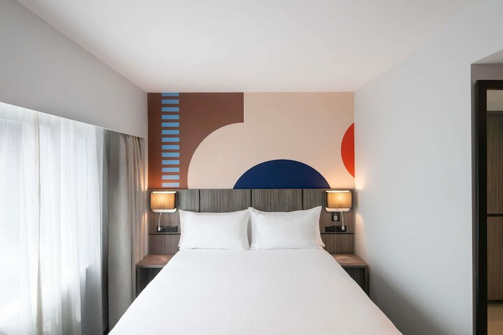 Room 28 of 108