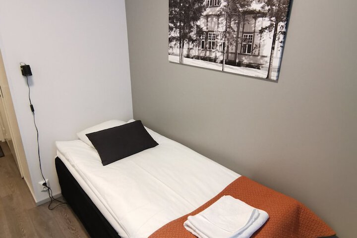 Room 17 of 32