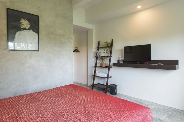 Room 13 of 50