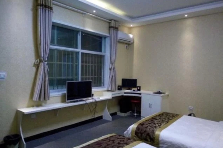 Room 3 of 9