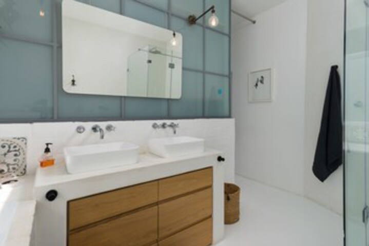 Room 4 of 22