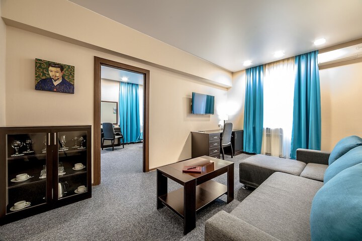 Room 26 of 107