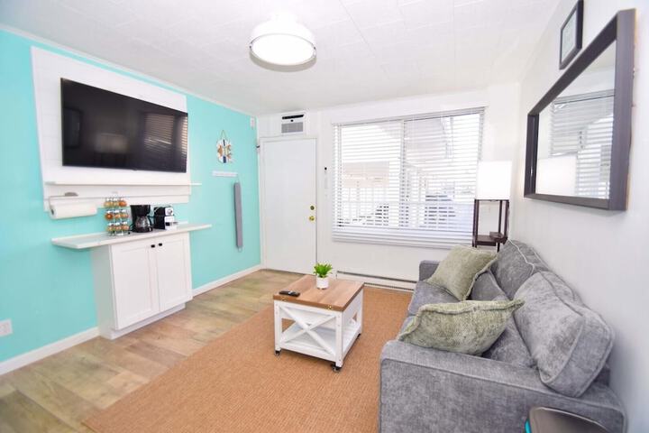 Room 5 of 9