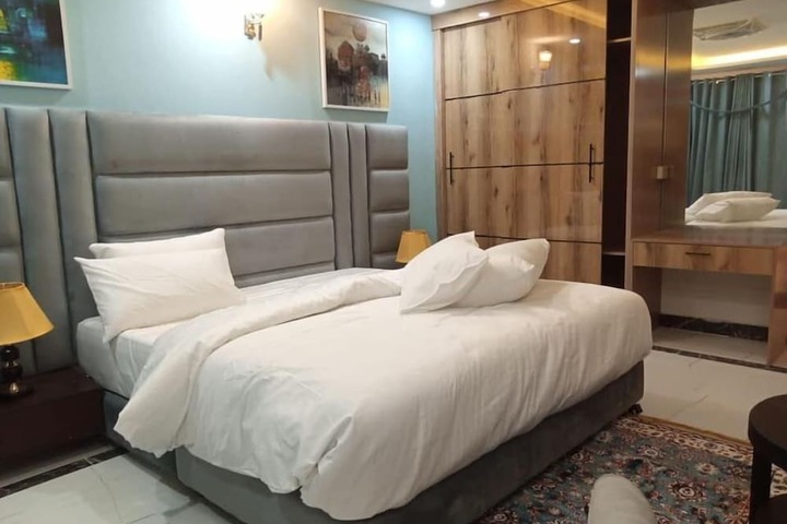 Room 5 of 23