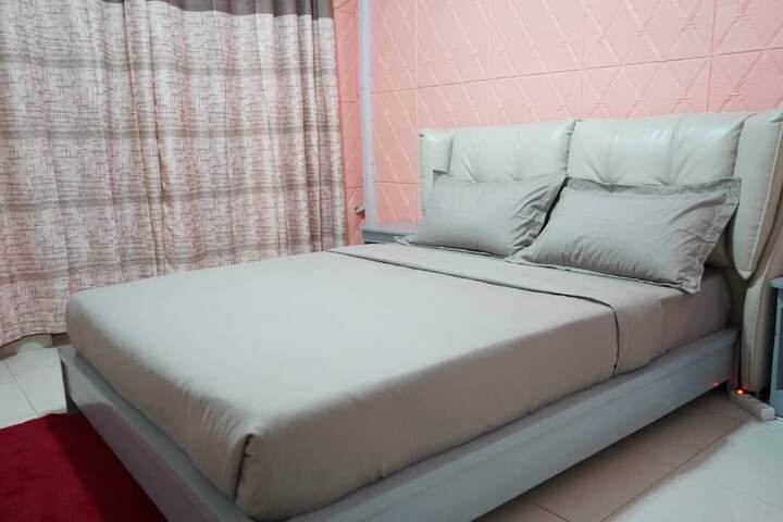 Room 8 of 34