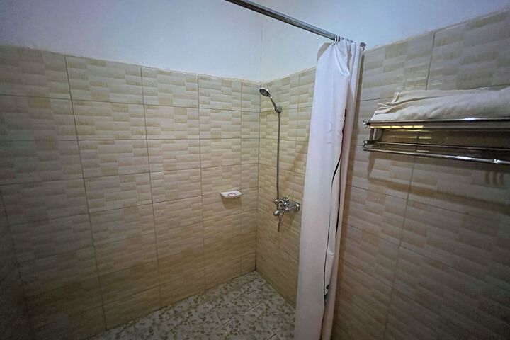 Room 3 of 66
