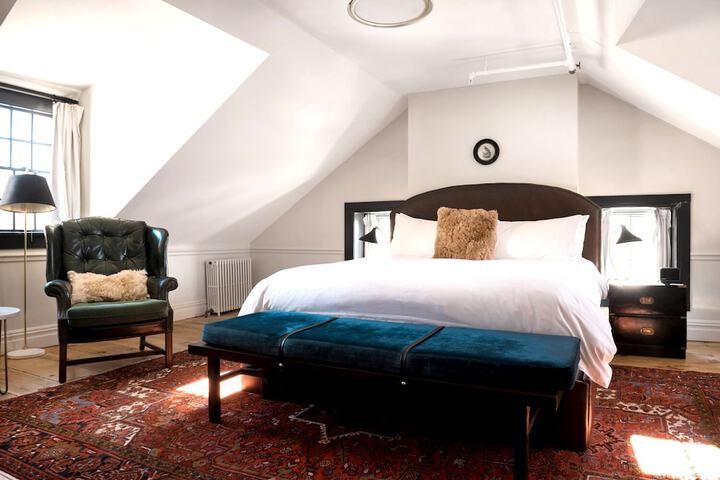 Room 27 of 124