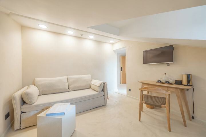 Room 21 of 35