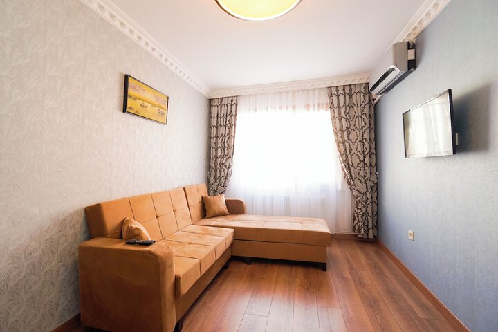 Room 14 of 25