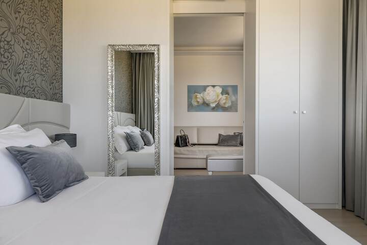 Room 28 of 81