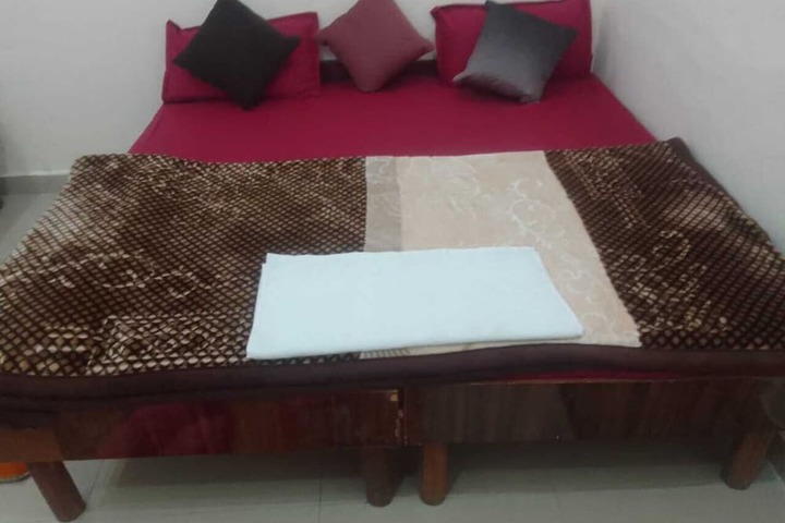Room 11 of 20