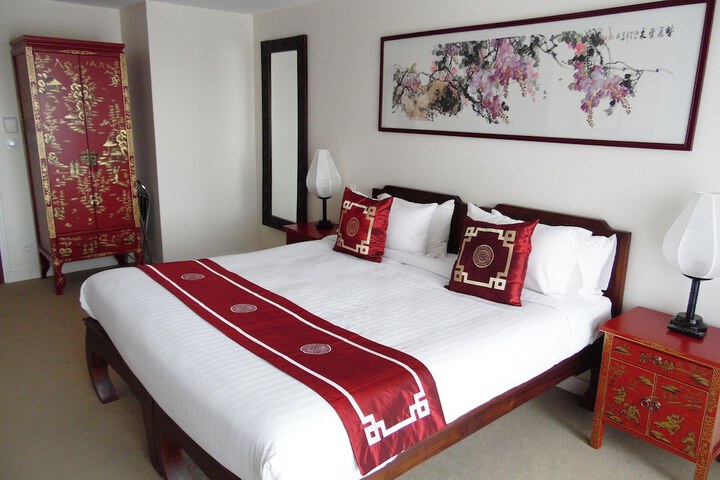 Room 10 of 48