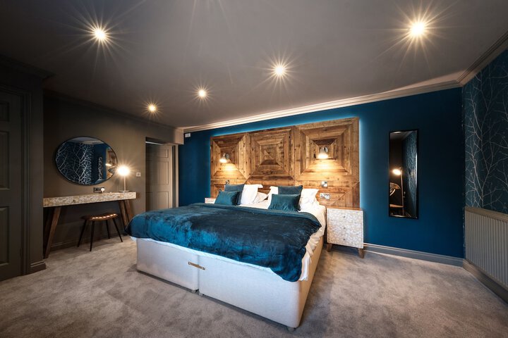 Room 4 of 63
