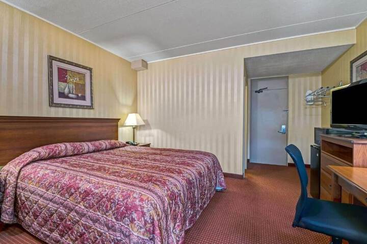 Room 5 of 15