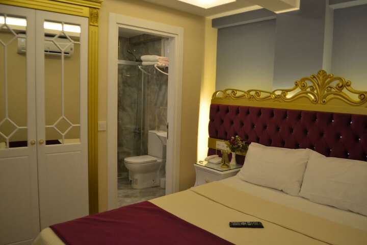 Room 10 of 74
