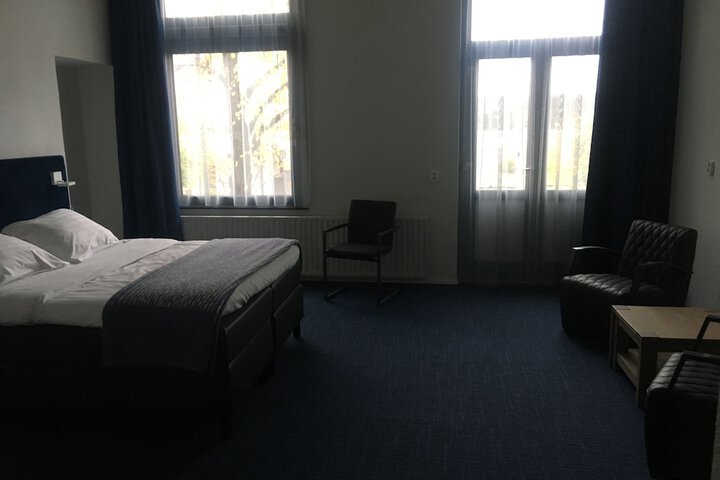 Room 8 of 51