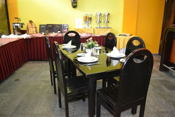 Dining 43 of 56