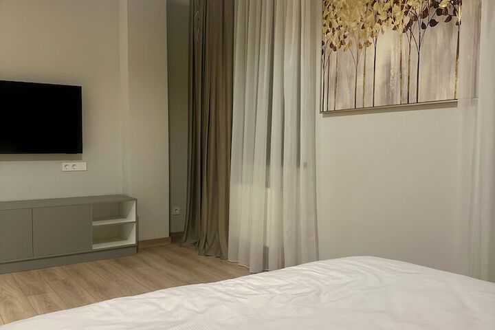 Room 13 of 36
