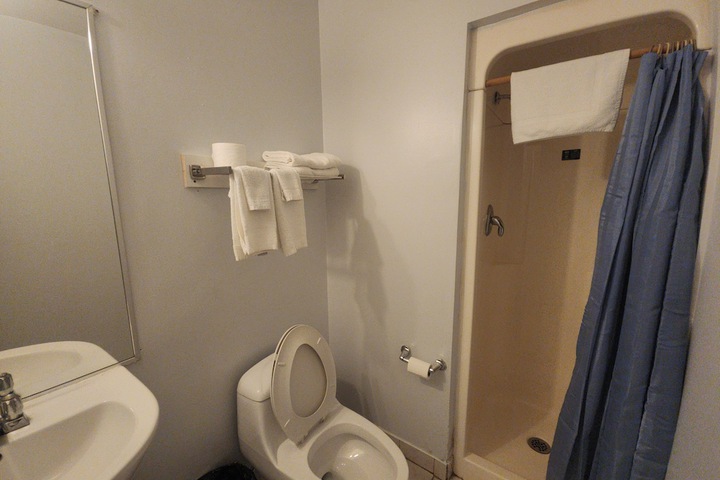 Room 49 of 68
