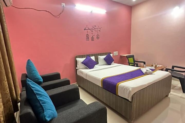 Room 7 of 37