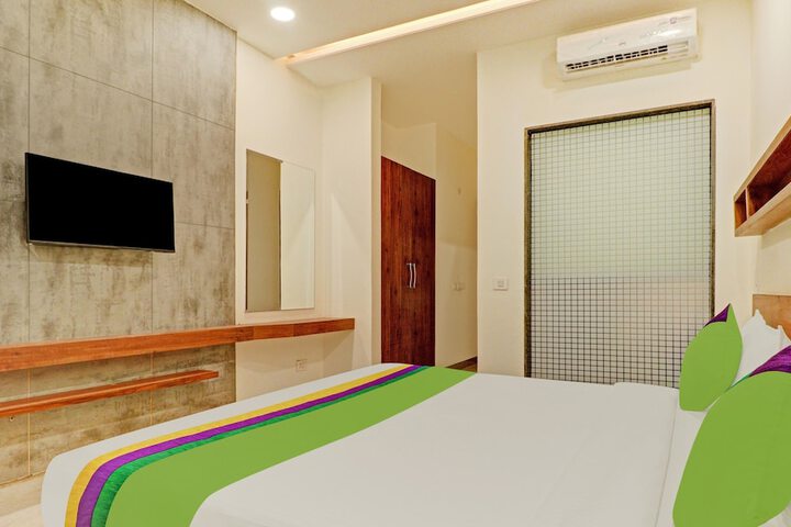Room 19 of 29