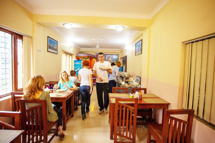 Dining 44 of 55