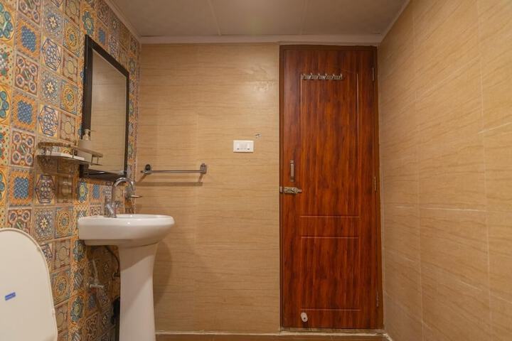Room 12 of 12