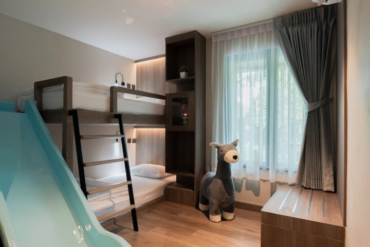 Room 15 of 136