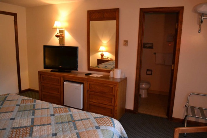 Room 13 of 34