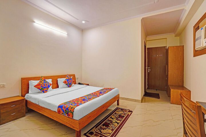 Room 18 of 29