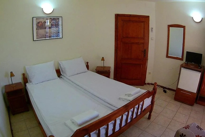Room 3 of 12