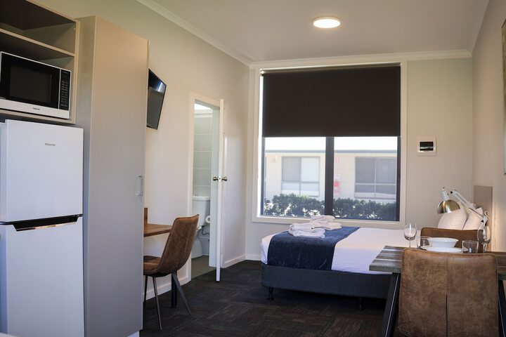 Room 10 of 83