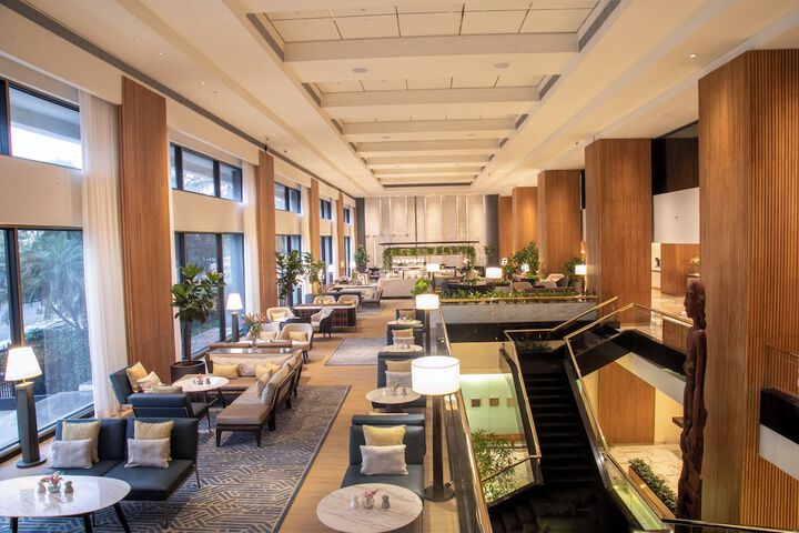 Entrance & Lobby