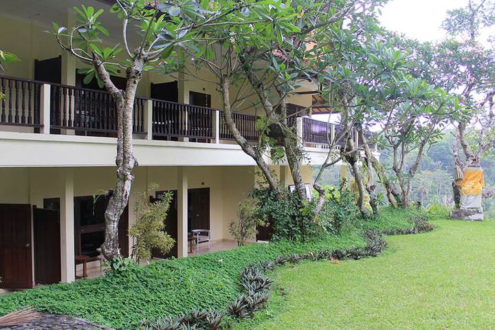 Hotel Exterior 35 of 41