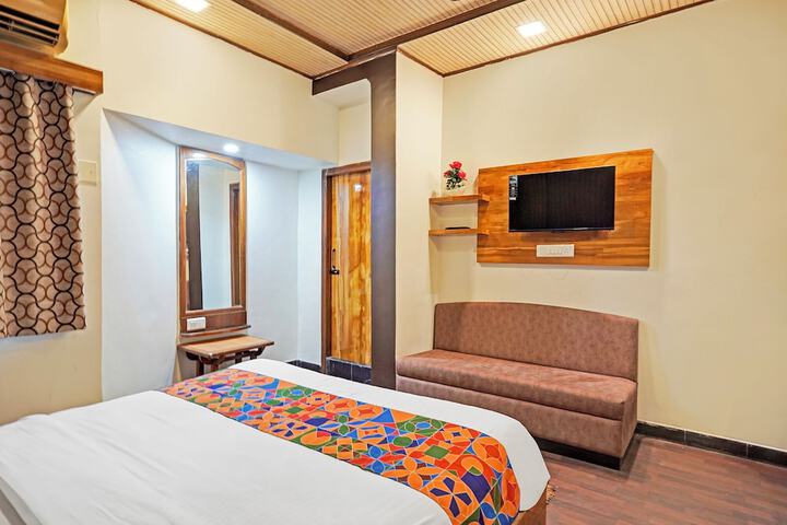 Room 18 of 28