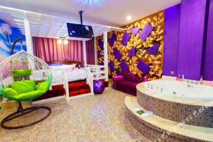 Zhangye Angel Edge Fashion Theme Hotel